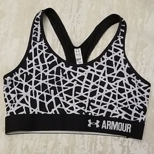 UNDER ARMOUR sports  bra size M